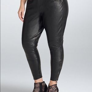 Size 22 faux leather joggers from Torrid⭐️😬